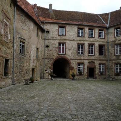 Porche d'entrée vu de la cour